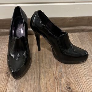Colin Stuart Black Patent Leather Heels